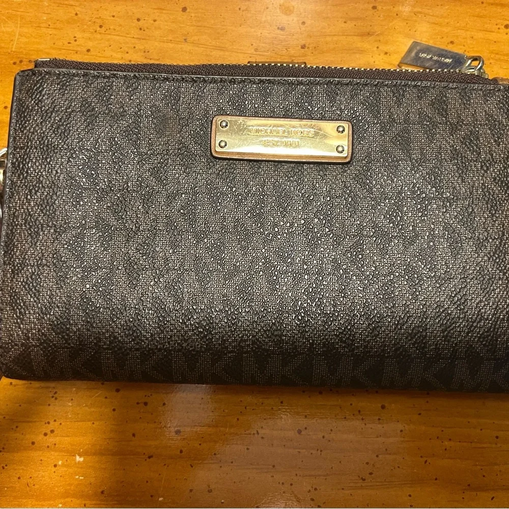 Michael Kors purse and wallet - Picture 4 of 7